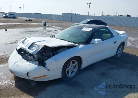 1995 Pontiac Firebird Formula/Trans Am z USA, uszkodzony, nr VIN 2G2FV22P3S2222586